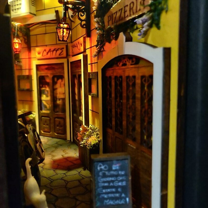 Hot Sale Italy Alleyworld Bookshelf Insert Box