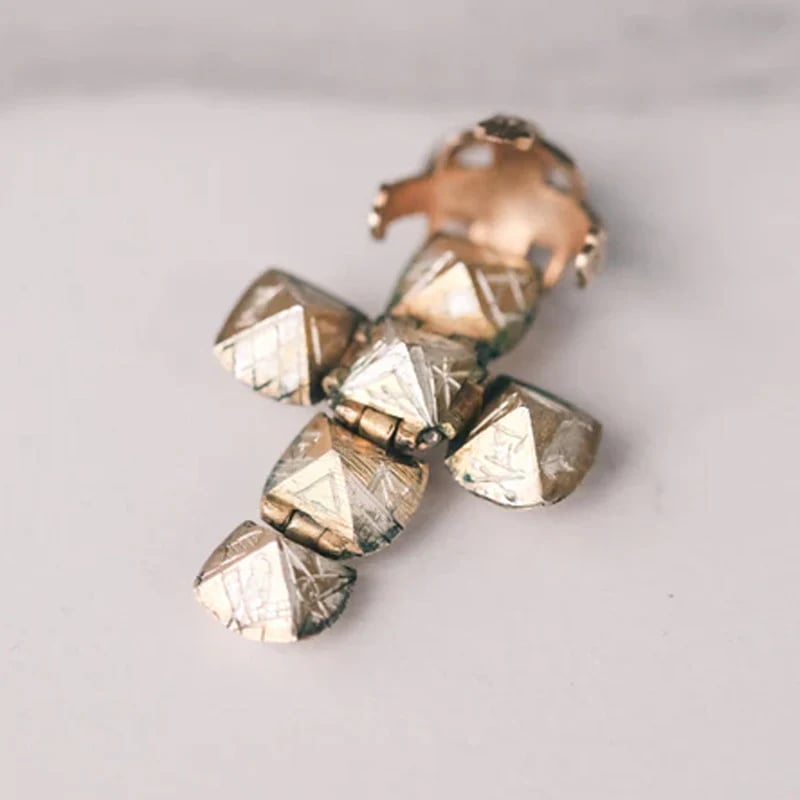 Symbols on the Masonic pendant