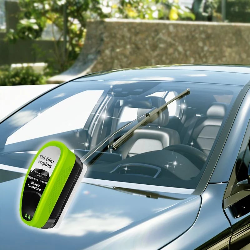 Oil film remover cleaning car windshield