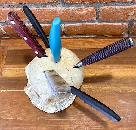 Skull Knife Block is Versatile, Gothic Fun and a bit Shocking (but in a good way)~