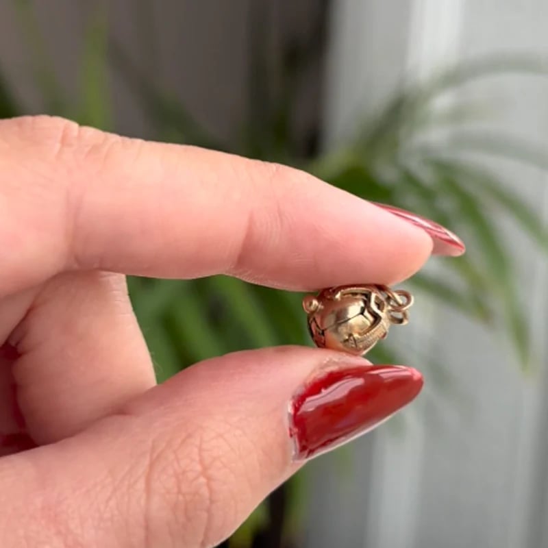 Masonic sphere worn and displayed