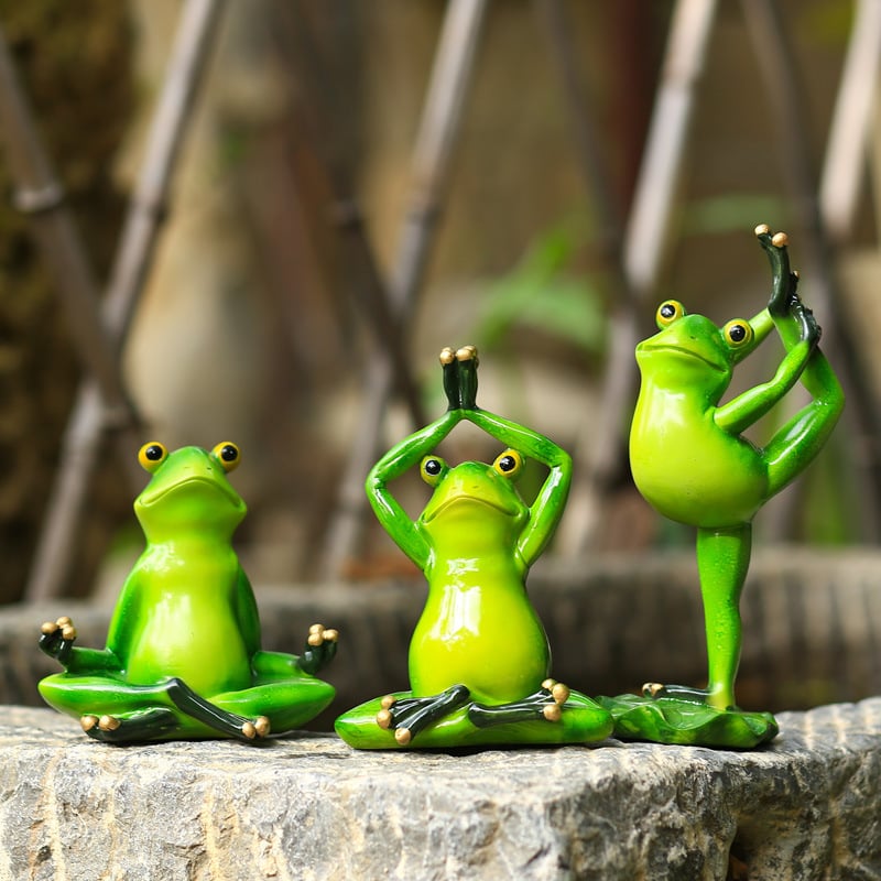 thumbnail image 2 of Umbrella Frog Statue With Lotus Leaf | 11 Inch Green Resin Garden Decor For Pond & Outdoor 2 of 9
